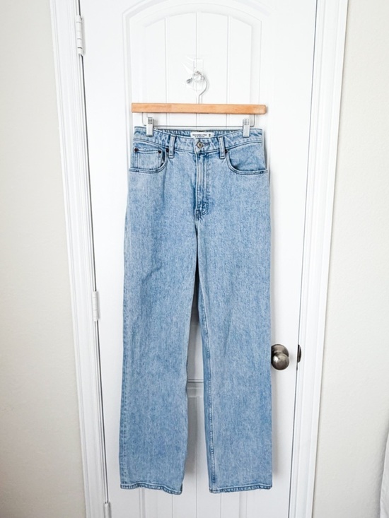 Abercrombie & Fitch Denim - Abercrombie & Fitch The 90s Relaxed Jean High Rise Light Wash Size 26